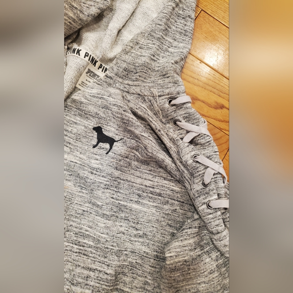 Boyfriend hoodie VS PINK medium